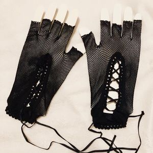 Fishnet lace up black gloves